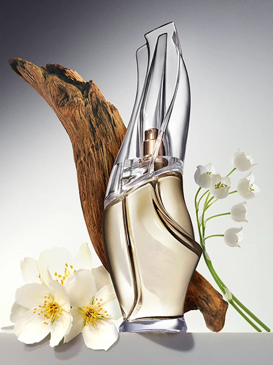 Cashmere Mist της Donna Karan: Το εμβληματικό άρωμα που αγαπούν τα it girls εδώ και 30 χρόνια