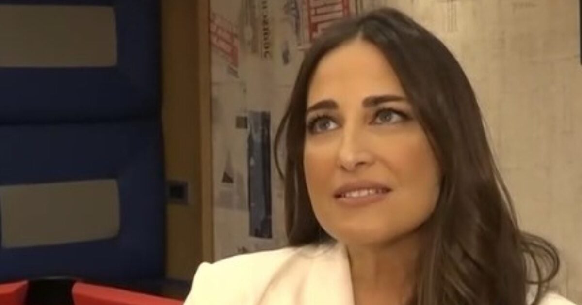 Δώρα Αναγνωστοπούλου: «Έχω κλάψει γιατί θα ήθελα κάποιες στιγμές να είμαι δίπλα στα παιδιά μου»