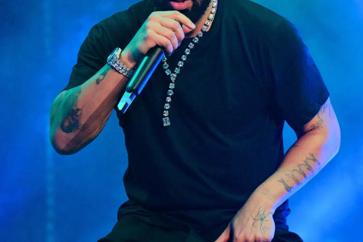Drake: Διαψεύδει ότι είναι ο πατέρας του παιδιού που περιμένει η πρώην σύντροφός του
