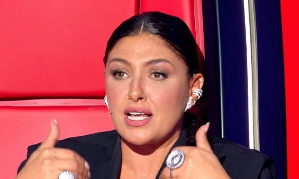 Έλενα Παπαρίζου: Μίλησε για το bullying που έχει δεχτεί για τα κιλά της – «Έχω φάει με το φτυάρι bullying για τα κιλά μου»