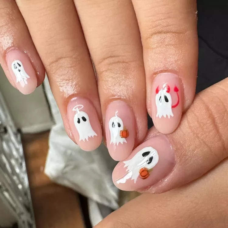 Casper Nails: Το μανικιούρ με τα φαντασματάκια που θα «στοιχειώσουν» τα νύχια σου