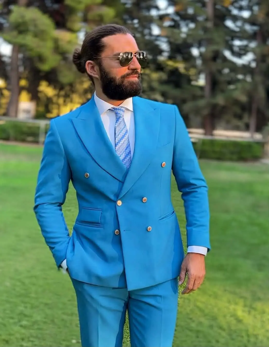 Νεκτάριος Κυρκόπουλος: Το top model έγινε κουμπάρος στον γάμο του φίλου του στη Θεσσαλονίκη