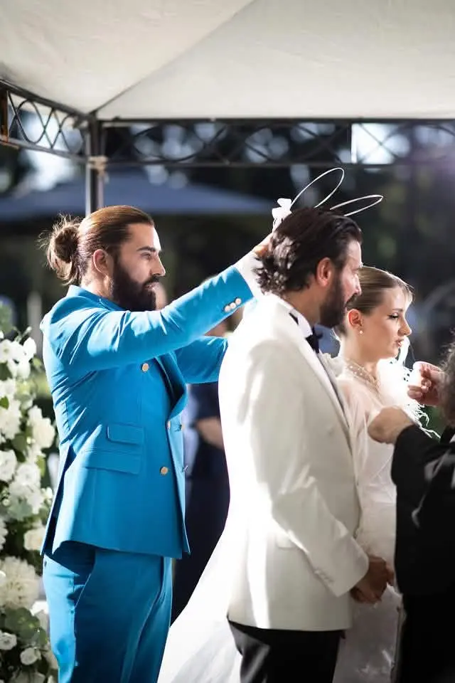 Νεκτάριος Κυρκόπουλος: Το top model έγινε κουμπάρος στον γάμο του φίλου του στη Θεσσαλονίκη