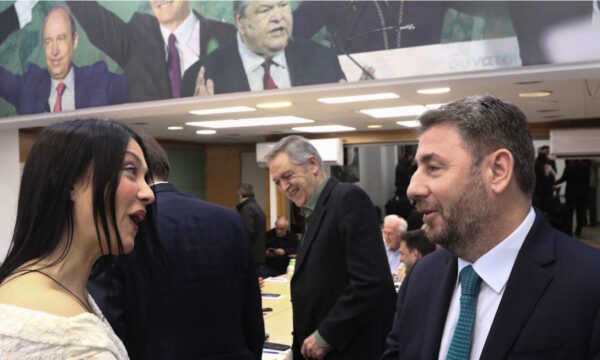 Νάντια Γιαννακοπούλου: Το ΠΑΣΟΚ τη στηρίζει μετά την κόντρα με τον Μακάριο Λαζαρίδη – «Χυδαία προσωπική επίθεση»