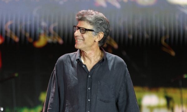 Γιάννης Μπέζος για τη γενιά του: «Οι άνθρωποι της γενιάς μου κάνουν τους νέους, αυτά είναι γελοία πράγματα»