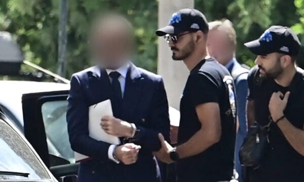 Γιώργος Μαζωνάκης: Όσα είπε στον ανακριτή ο 58χρονος γιατρός – «Οριακό το μηχάνημα της συζύγου μου, τον αντίκρισα χωρίς συνείδηση»