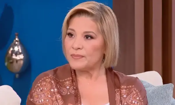 Γιώτα Νέγκα: «Με δυσκόλεψε η ταμπέλα του καλού παιδιού» – Η μάχη της να μάθει να λέει «όχι»