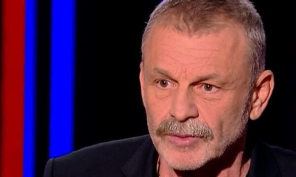 Απόστολος Γκλέτσος: Διαφωνεί με την τεκνοθεσία από ομόφυλα ζευγάρια και χαρακτηρίζει χειρότερη την παρένθετη μητρότητα