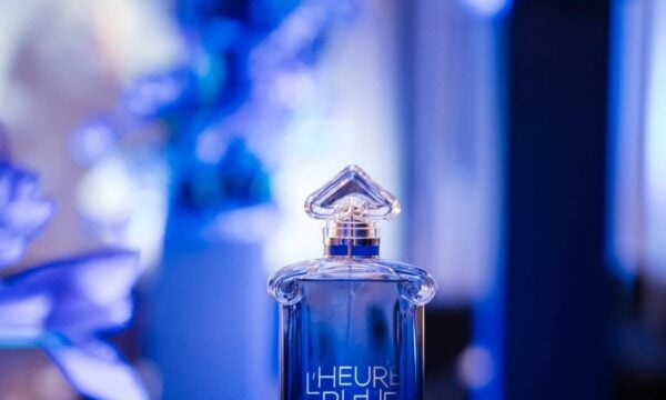 Guerlain L’Heure Bleue: Το νέο άρωμα παρουσιάστηκε με φόντο την Ακρόπολη