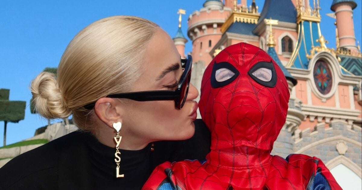Ιωάννα Τούνη: Ο Πάρης ντύθηκε Spider-Man για το Halloween – «Το περιμένει πώς και πώς εδώ και μέρες»