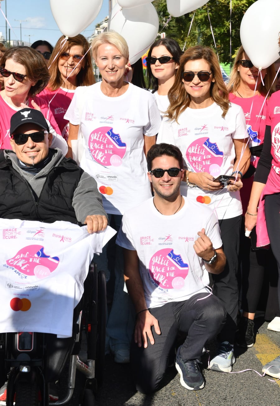 Νατάσα Παζαΐτη: Στο Race for the Cure με τα δίδυμα παιδιά της, Αλέξανδρο και Αλίκη – Φωτογραφίες