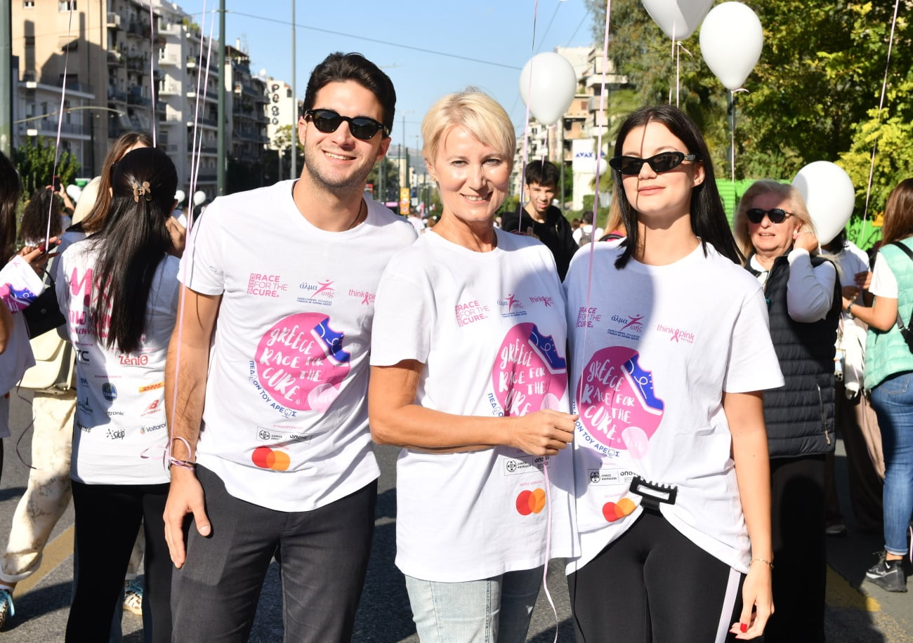 Νατάσα Παζαΐτη: Στο Race for the Cure με τα δίδυμα παιδιά της, Αλέξανδρο και Αλίκη – Φωτογραφίες
