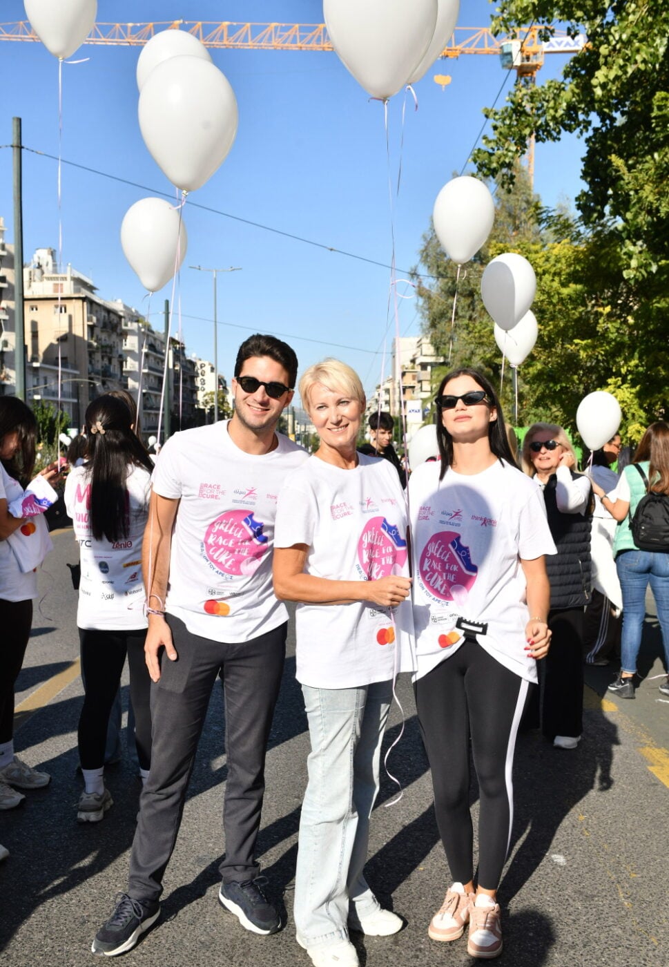 Νατάσα Παζαΐτη: Στο Race for the Cure με τα δίδυμα παιδιά της, Αλέξανδρο και Αλίκη – Φωτογραφίες