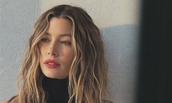 Jessica Biel: Το νέο bronde στα μαλλιά της είναι η αλλαγή που θα λατρέψεις αν είσαι καστανή