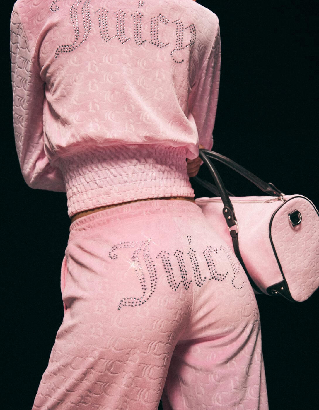 Juicy Couture x Bershka: Η νέα capsule collection με έμπνευση από το glamour των 00s