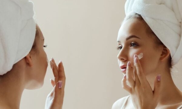 11+1 «κακές» συνήθειες skincare που ήρθε η ώρα να κόψεις