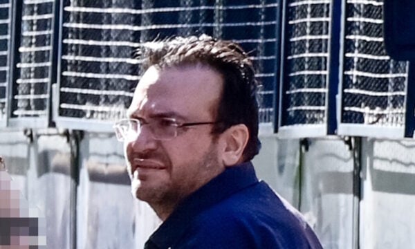 Φίλιππος Καμπούρης: Μεταφέρθηκε στο νοσοκομείο μετά από λιποθυμικό επεισόδιο – Διώκεται για πέντε κακουργήματα