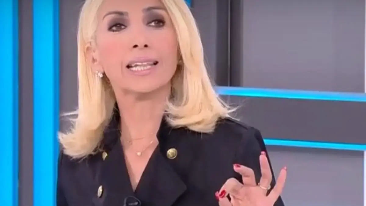 Μίνα Καραμήτρου: Ένταση στο OPEN για τον Μαζωνάκη και τις «κακές συνήθειες» του τραγουδιστή