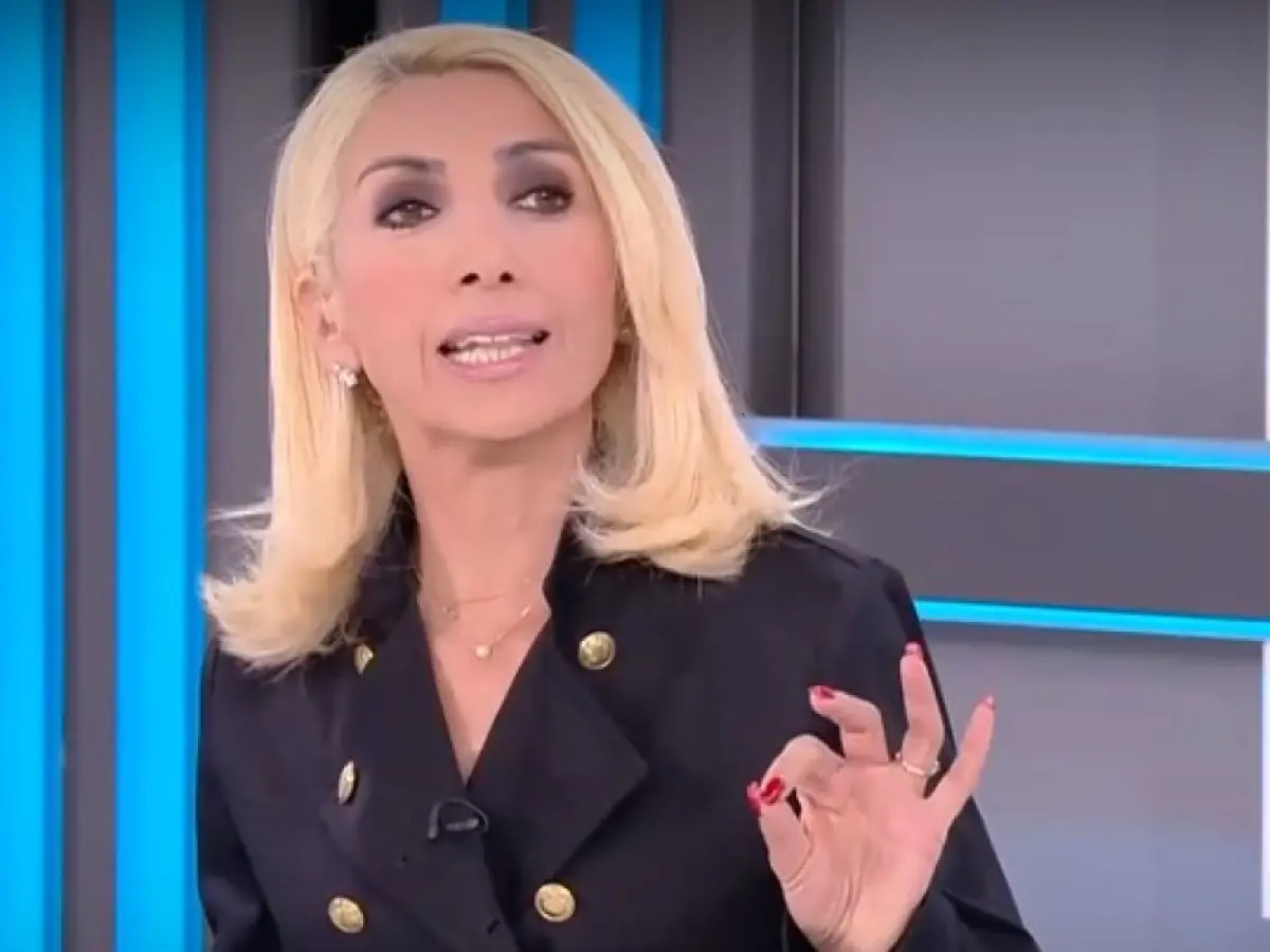 Μίνα Καραμήτρου: Ένταση στο OPEN για τον Μαζωνάκη και τις «κακές συνήθειες» του τραγουδιστή