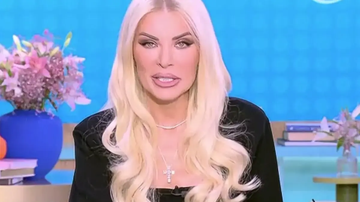 Κατερίνα Καινούργιου: Με μαύρα στην εκπομπή για να αποχαιρετήσει τον Γιώργο Βαρδινογιάννη