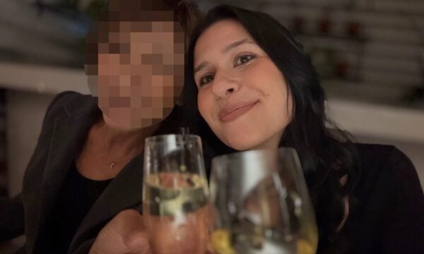 Κωνσταντίνα: Η Ελληνίδα τραγουδίστρια έκλεισε τα 63 και γιόρτασε με την κόρη της