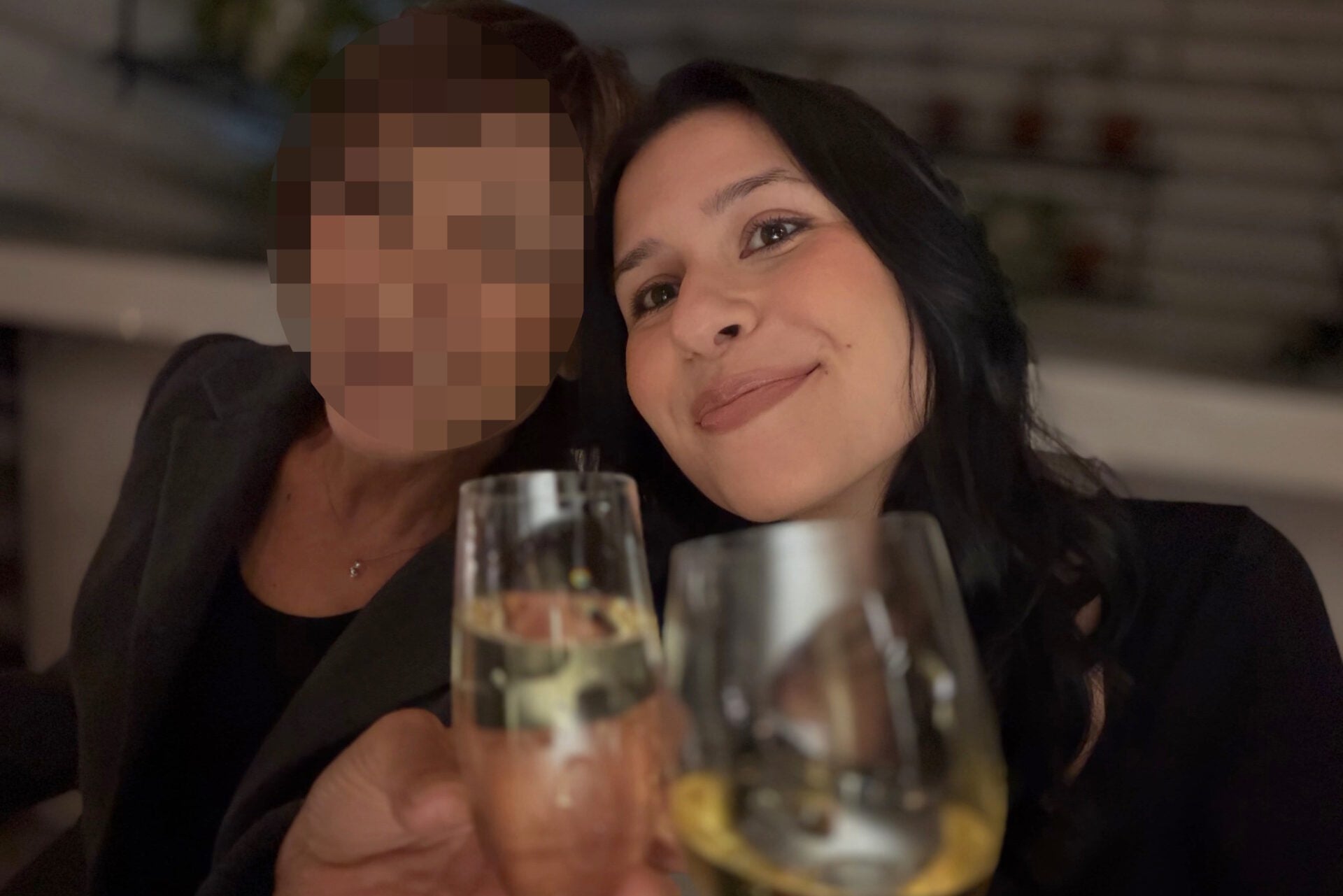 Κωνσταντίνα: Η Ελληνίδα τραγουδίστρια έκλεισε τα 63 και γιόρτασε με την κόρη της