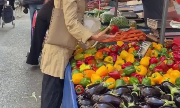 Κωνσταντίνα Μιχαήλ: Ψωνίζει στη λαϊκή και αποκαλύπτει τα μυστικά της διατροφής της