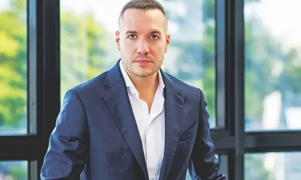 Κωνσταντίνος Δάβαρης: Ο επιχειρηματίας παντρεύτηκε εν μέσω «κόλασης»