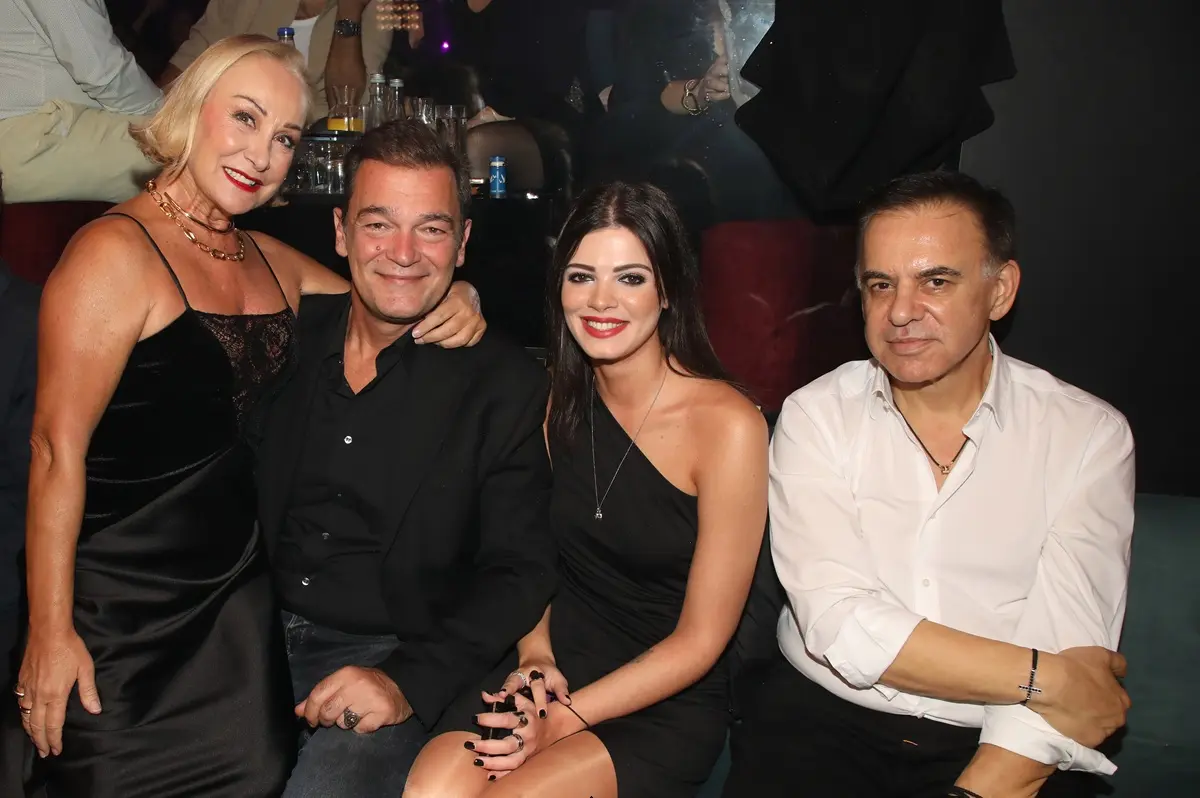 Κωνσταντίνος Καζάκος: Με την κόρη του, όχι με σύντροφο, τα «έσπασαν» στους Σχοινά – Τσαλίκη