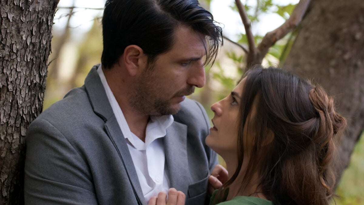 «Κρίνο & Αγκάθι»: Η Λευκή και ο Μάρκος απέναντι σε όλους – Αρχίζει το ανελέητο ανθρωποκυνηγητό