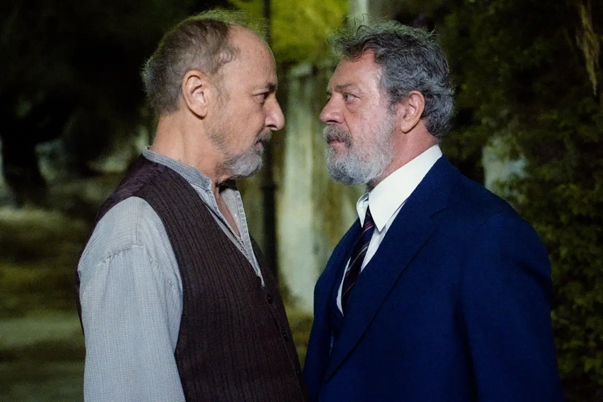 «Κρίνο και Αγκάθι» spoiler: Αποκαλύπτεται ποια είναι η Λευκή και οι Αρβανιταίοι χάνουν τον έλεγχο