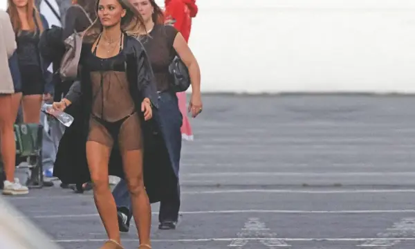 Λίλι Ρόουζ Ντεπ: Στον ρόλο υποψήφιας Playmate στην ταινία «Playmates»