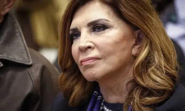 Βίσση – Καρβέλας: Η Μιμή Ντενίση αποσαφηνίζει τη στάση της για τη διαμάχη τους
