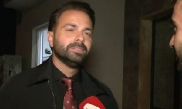 Ηλίας Βρεττός για την εγκυμοσύνη της συζύγου του: «Μαζί με τη χαρά υπάρχει μεγάλο καρδιοχτύπι και αγωνία»