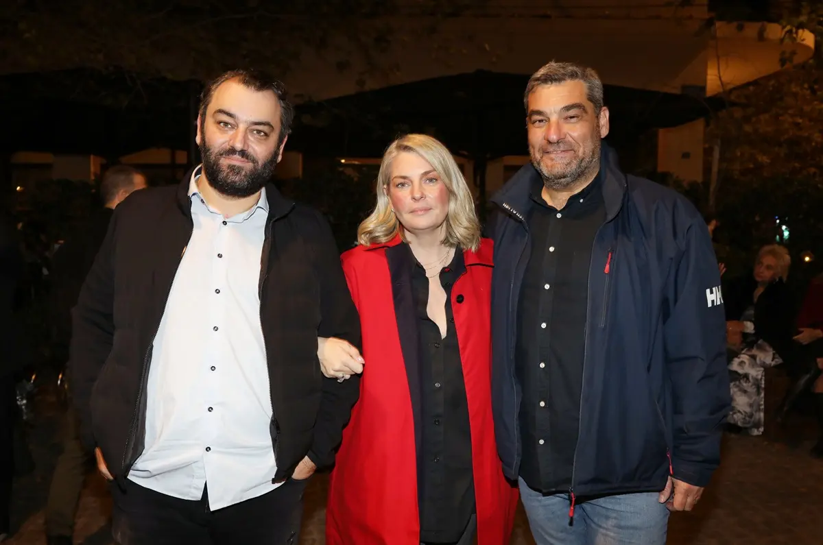 Ελισάβετ Μουτάφη: Βραδινή έξοδος με τον σύζυγό της και τον αδελφό της