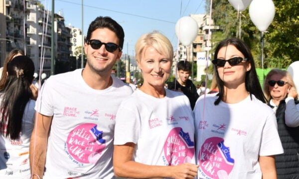 Νατάσα Παζαΐτη: Στο Race for the Cure με τα δίδυμα παιδιά της, Αλέξανδρο και Αλίκη – Φωτογραφίες