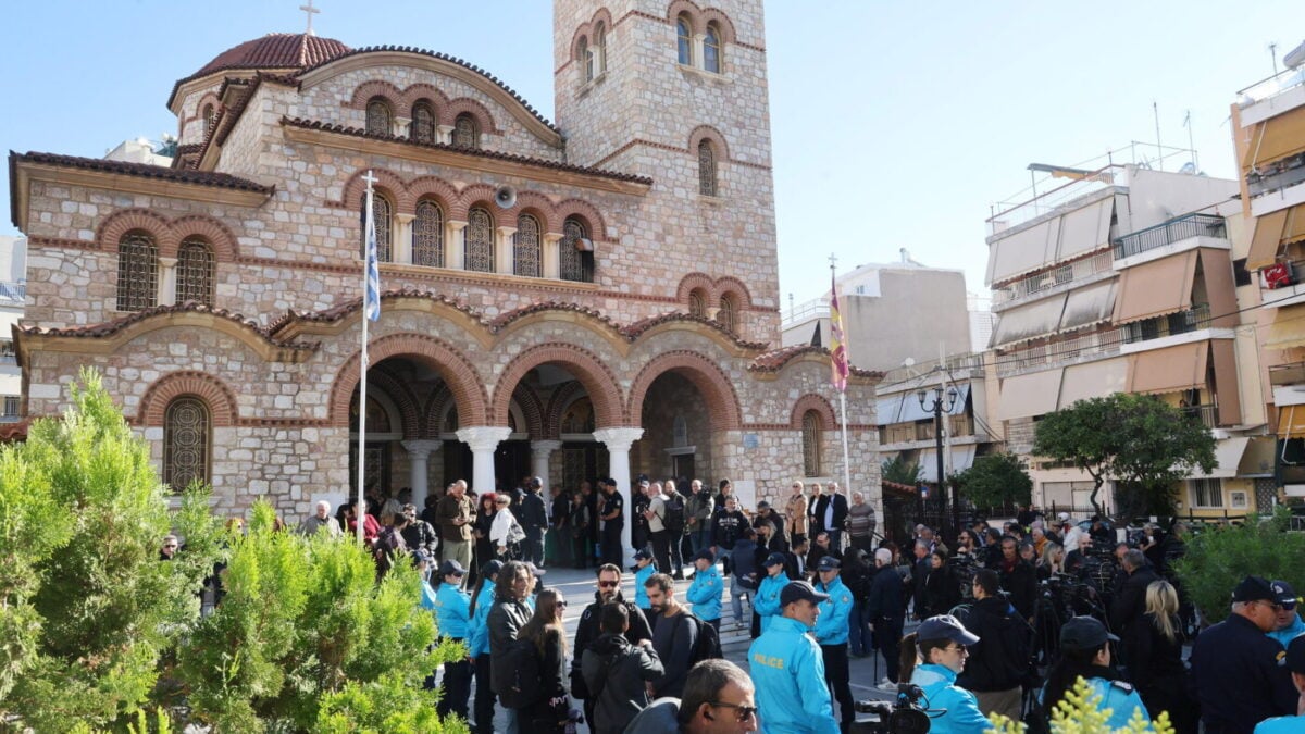 Γιώργος Μαζωνάκης: «Έσπευδε αθόρυβα να ανακουφίσει τον συνάνθρωπο» – Ο συγκινητικός λόγος του Μητροπολίτη Νίκαιας