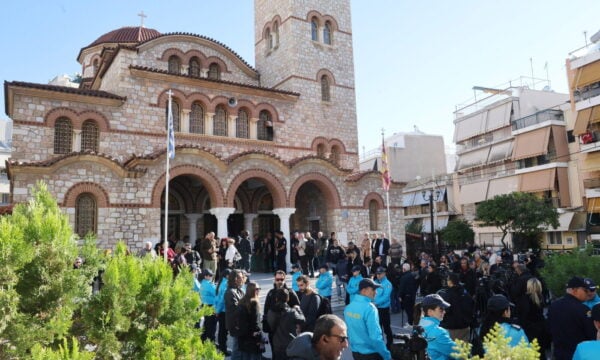 Γιώργος Μαζωνάκης: «Έσπευδε αθόρυβα να ανακουφίσει τον συνάνθρωπο» – Ο συγκινητικός λόγος του Μητροπολίτη Νίκαιας