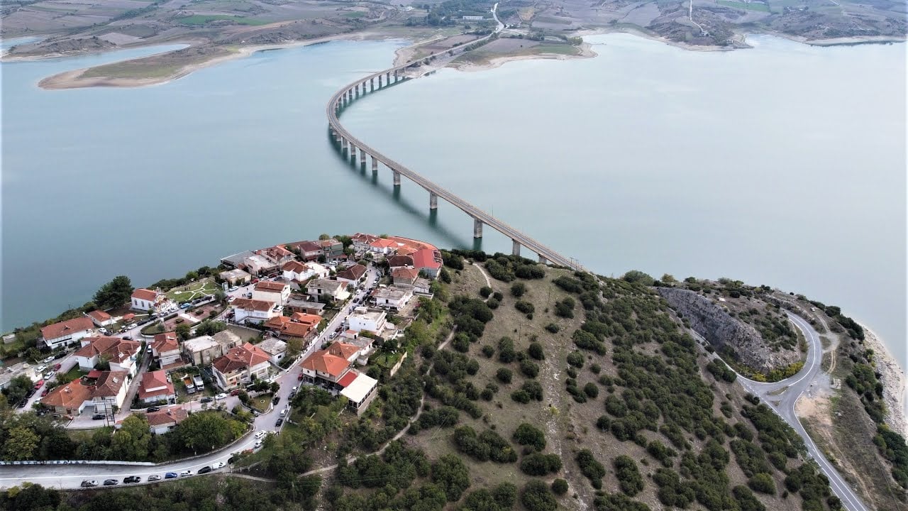 1 ώρα και 43 λεπτά από τη Θεσσαλονίκη: Στο χωριό με τη μαγική θέα, τους θρύλους και την ξεχωριστή ιστορία
