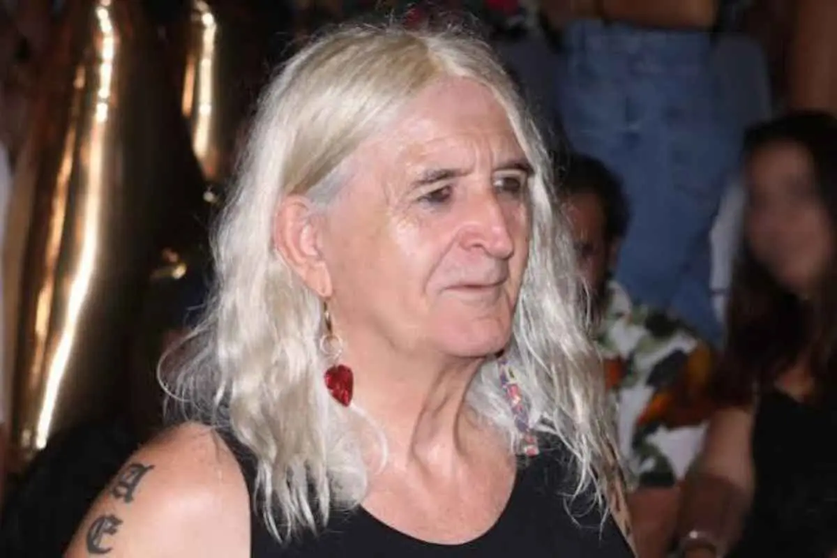 Νίκος Καρβέλας: Ποιοι γνωστοί τραγουδιστές θα ζητήσουν άδεια για να ερμηνεύσουν τα τραγούδια του