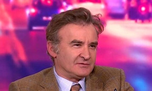 Νίκος Ορφανός: Σκέφτεται σοβαρά να αποχωρήσει από την υποκριτική – Δυσανασχετεί με τη βραδινή εργασία λόγω της οικογένειάς του