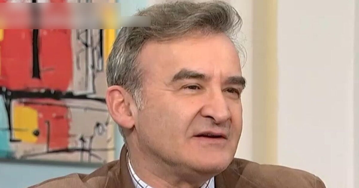 Νίκος Ορφανός: «Με τη γυναίκα του κάναμε ταυτόχρονα πρόταση γάμου ο ένας στον άλλον» – Η απρόσμενη στιγμή πάνω στο πλοίο