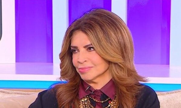 Μιμή Ντενίση για την πολιτική: «Η πολιτική έχει πολλή ίντριγκα και πολλά μαχαιρώματα – Αν μπω, θα γίνει της τρελής»