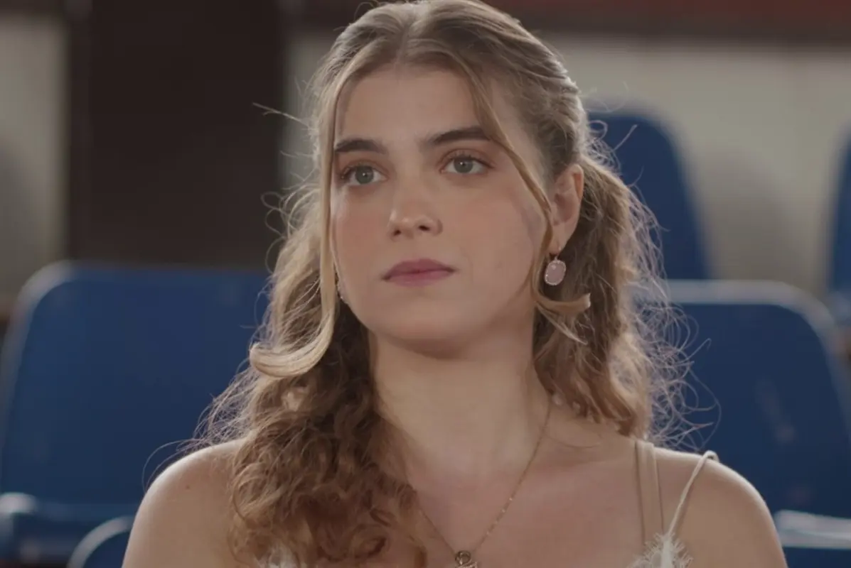 Δανάη Καλούτσα για τον ρόλο της στις «Κόρες της Αρετής»: «Η Φαίη έχει ψυχολογικά προβλήματα»