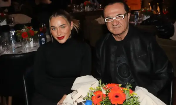 Κόνι Μεταξά: «Κάτω τα χέρια από τον πατέρα μου» – Έξαλλη με τα σχόλια για τον Λευτέρη Πανταζή
