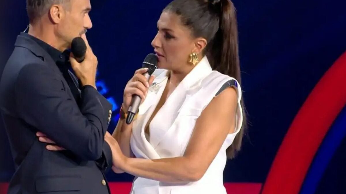 The Voice: Η συγκίνηση της Έλενας Παπαρίζου για τον Γιώργο Μαζωνάκη – «Δεν έκρυβε τα σκοτάδια του»