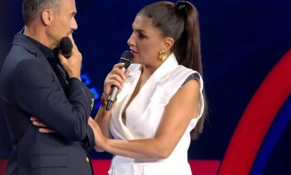 The Voice: Η συγκίνηση της Έλενας Παπαρίζου για τον Γιώργο Μαζωνάκη – «Δεν έκρυβε τα σκοτάδια του»