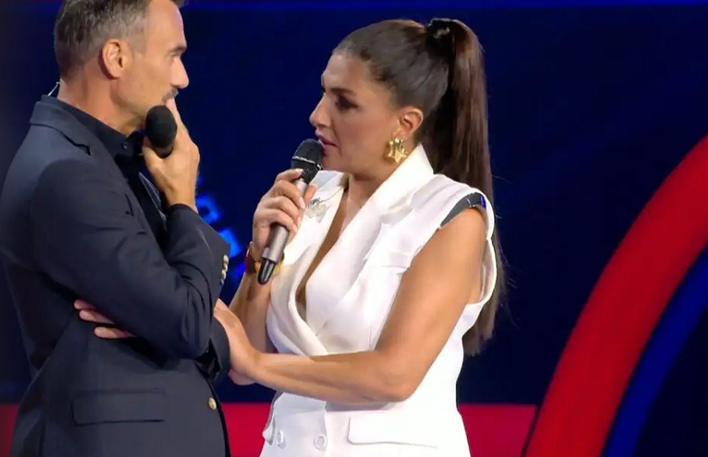 The Voice: Η συγκίνηση της Έλενας Παπαρίζου για τον Γιώργο Μαζωνάκη – «Δεν έκρυβε τα σκοτάδια του»