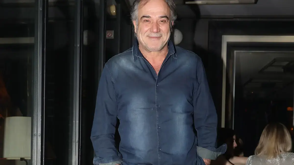 Παύλος Ευαγγελόπουλος: Αποκαλύπτει on camera ότι είναι 64 ετών και δεν αποδέχεται πλέον τον όρο «ζεν πρεμιέ»