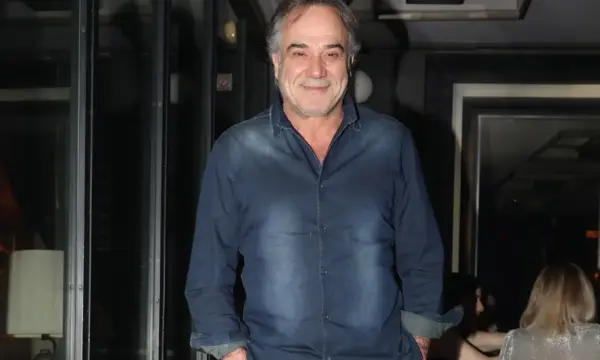 Παύλος Ευαγγελόπουλος: Αποκαλύπτει on camera ότι είναι 64 ετών και δεν αποδέχεται πλέον τον όρο «ζεν πρεμιέ»
